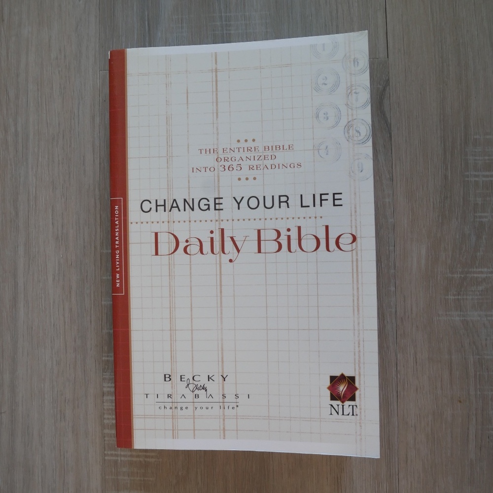 New Living Translation - NLT 365 Change Your Life Daily Bible NEW~